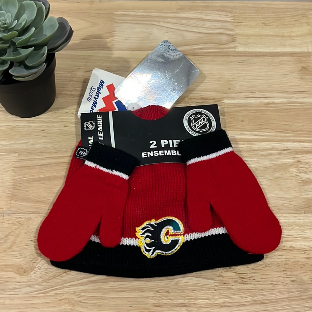 NHL | Calgary Flames Hat and Mitts Set